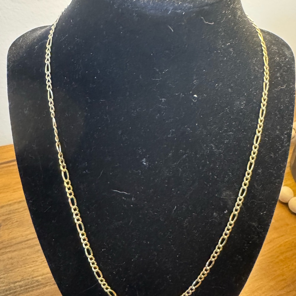 Elegant Gold Chain Necklace